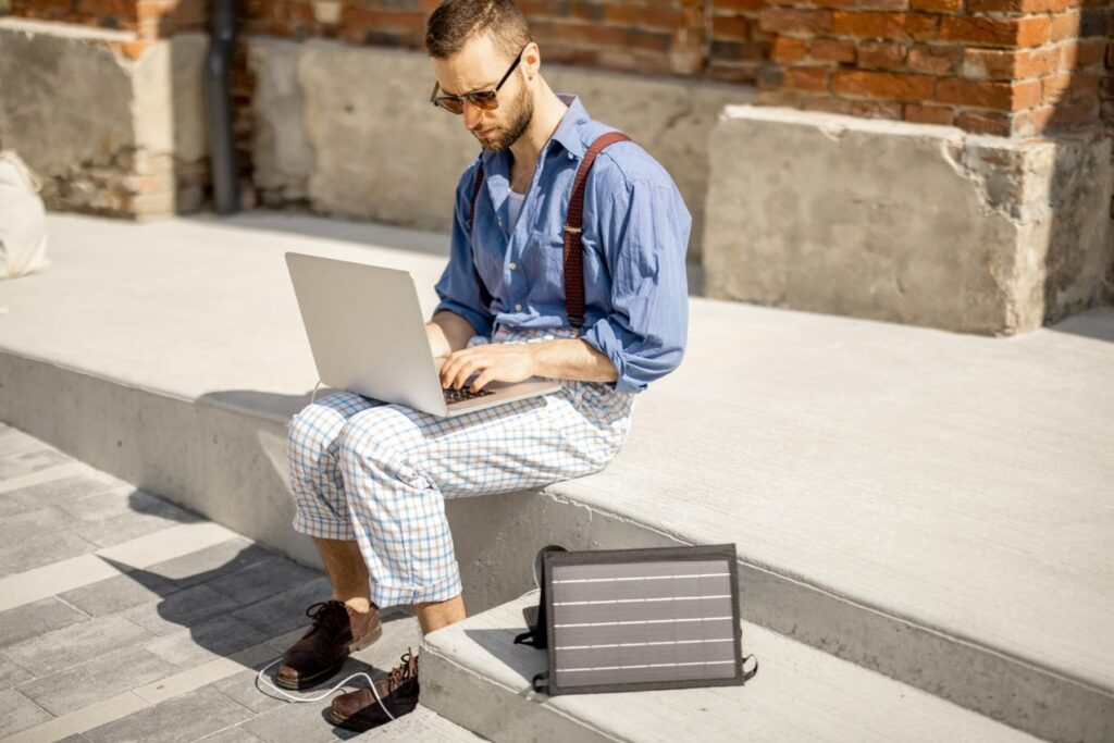 W przestrzeni cyfrowego rzemiosła, gdzie krótkie formy wideo stają się esencją komunikacji, wybór narzędzia wykracza poza prostą kalkulację parametrów